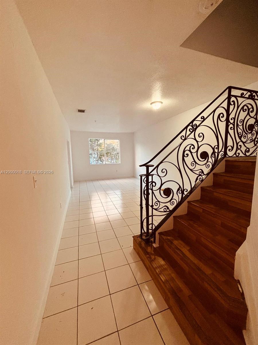 SHOMA HOMES AT COUNTRY CL - Residential Lease