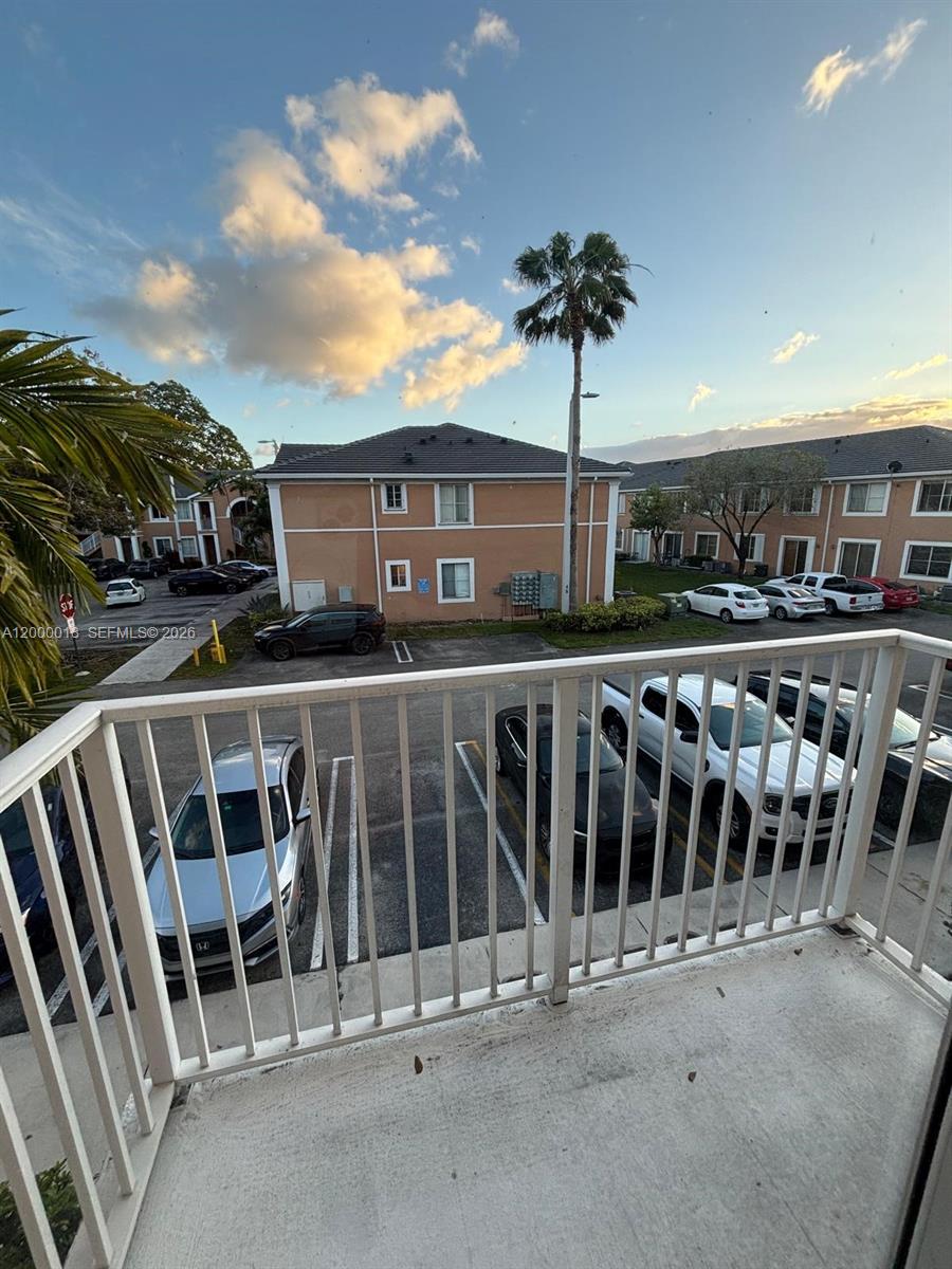 SHOMA HOMES AT COUNTRY CL - Residential Lease