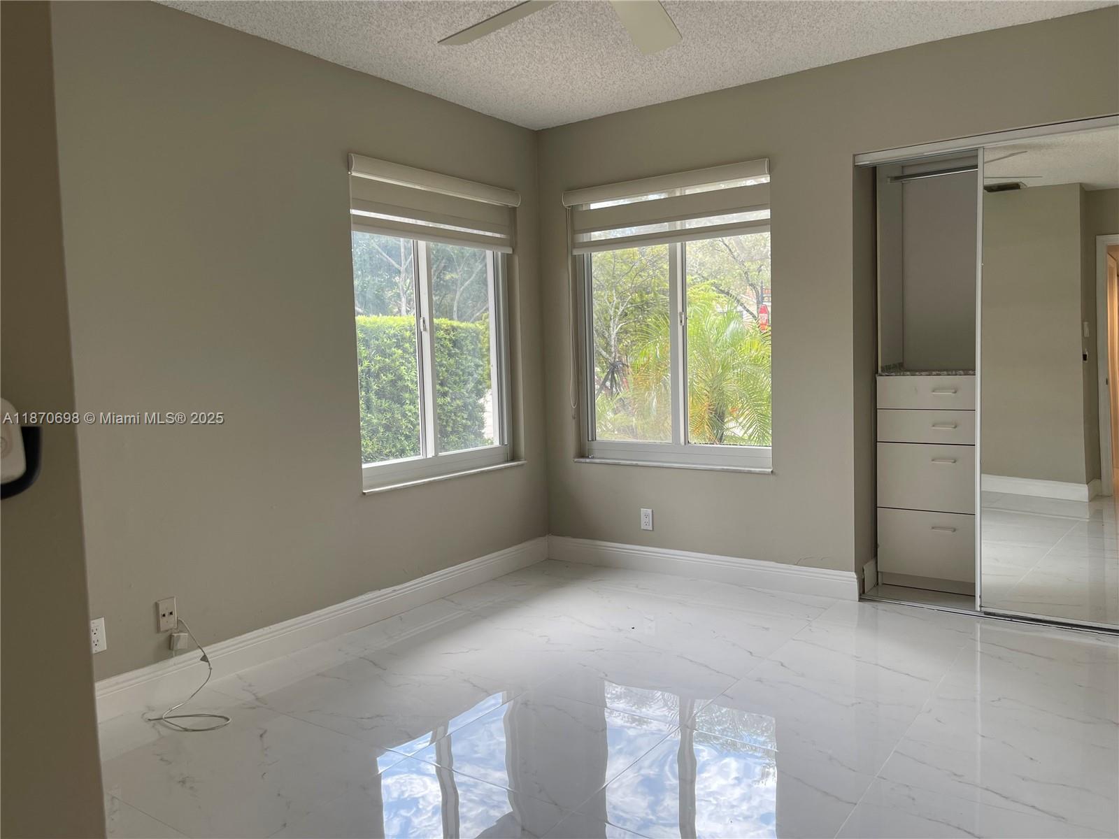 CENTRAL PARK LAKE - Residential