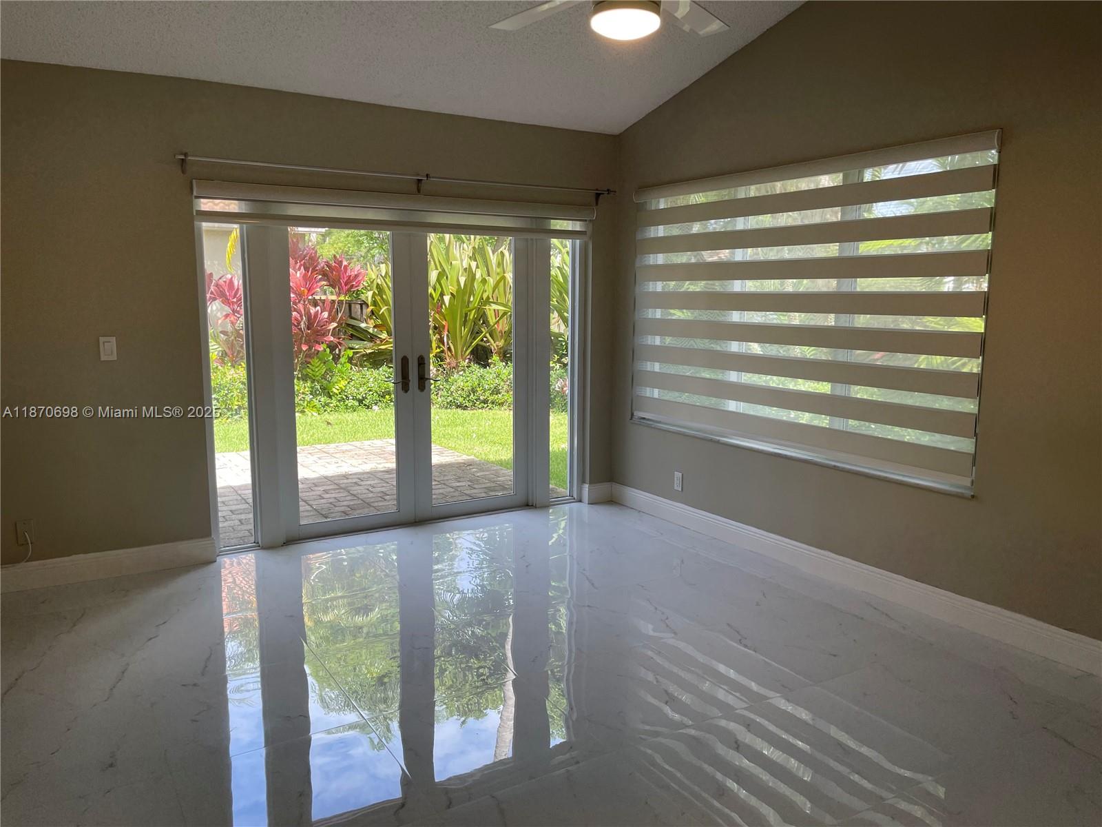 CENTRAL PARK LAKE - Residential