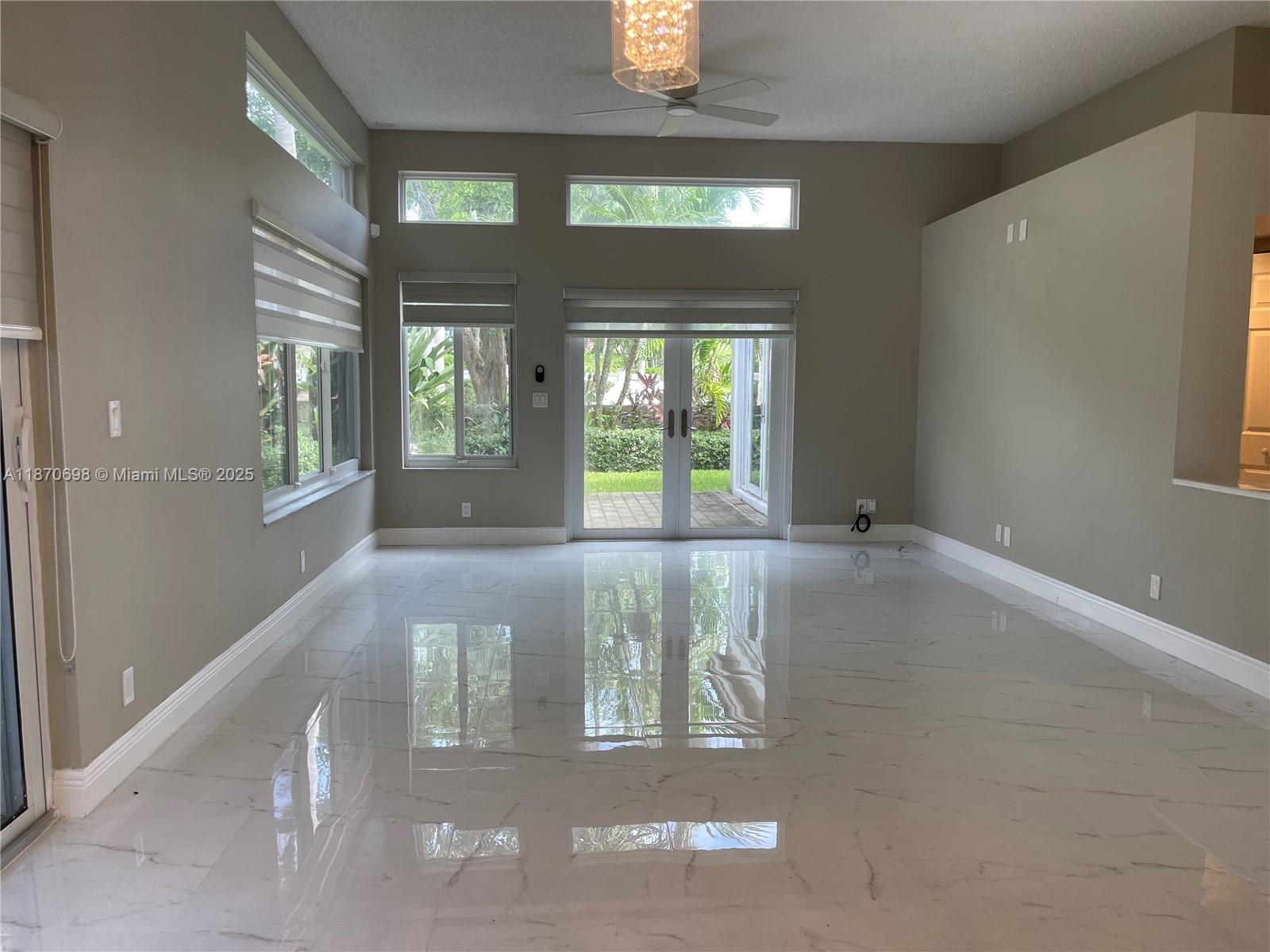 CENTRAL PARK LAKE - Residential