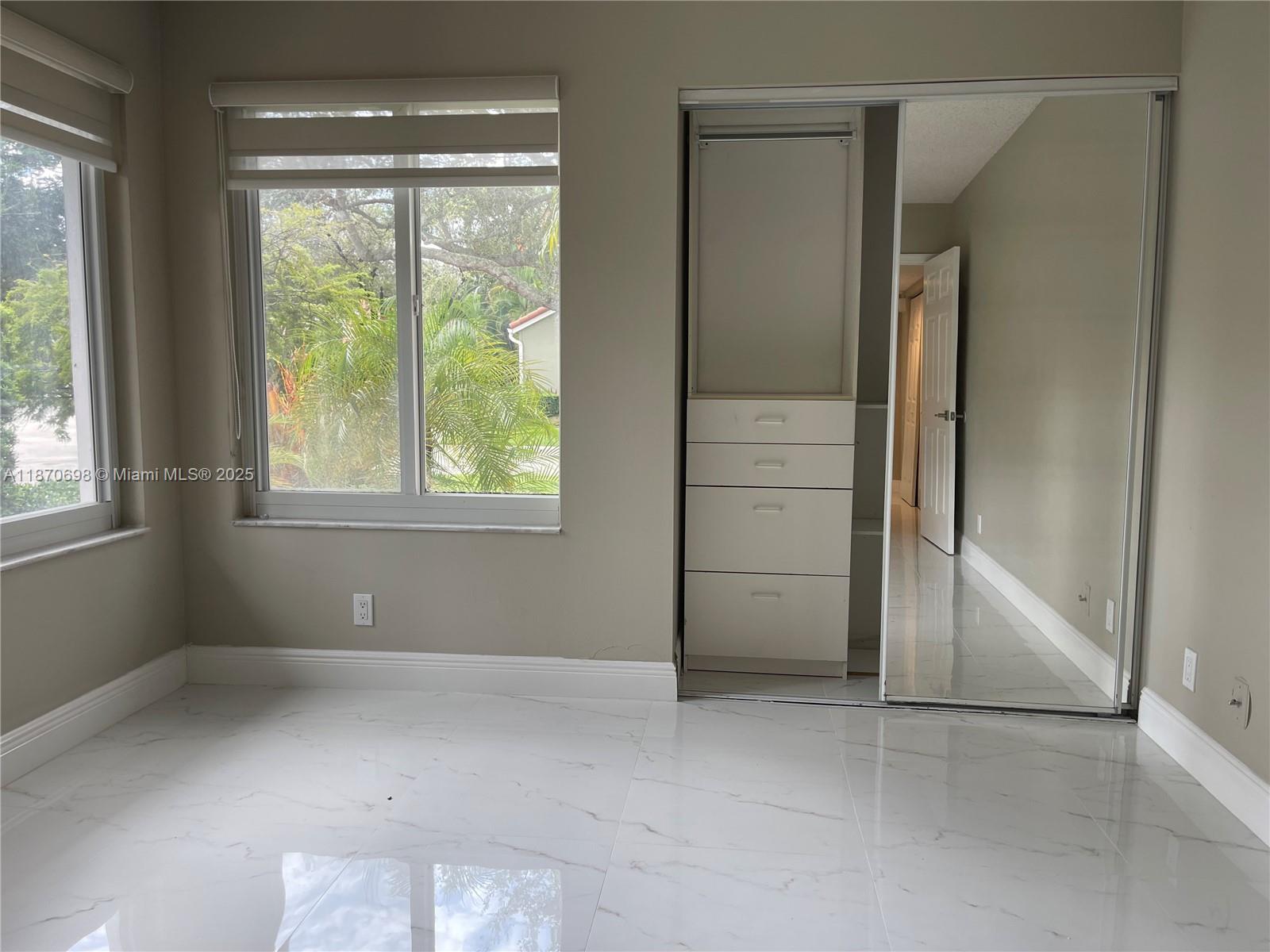 CENTRAL PARK LAKE - Residential