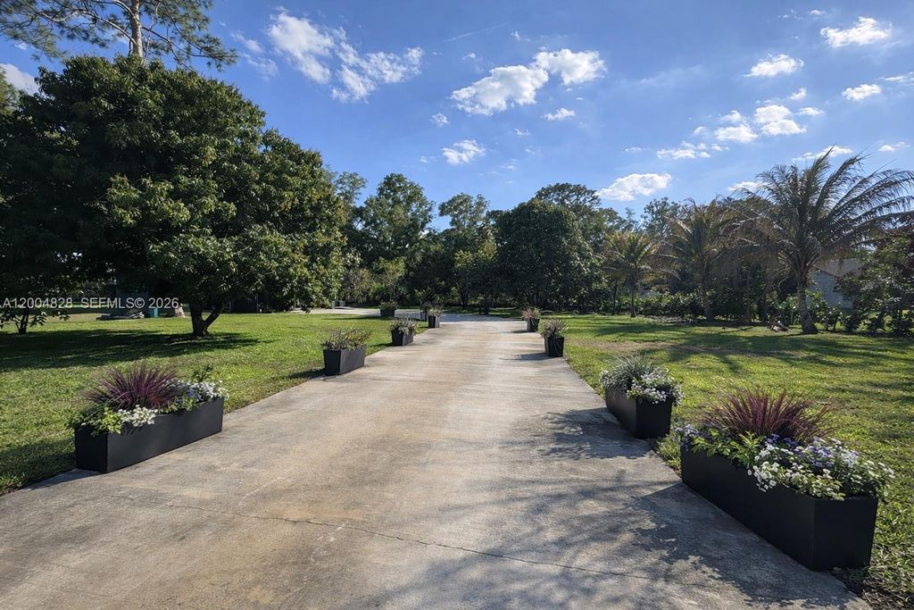 Photo of 16932 W Calder Dr, West Palm Beach, FL 33470 (MLS # A12004828)