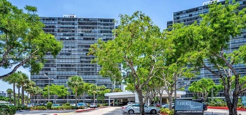 Photo of 3701 N Country Club Dr #607, Aventura, FL 33180 (MLS # A12007418)