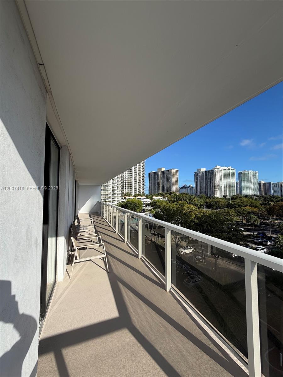 FLAMENCO CONDO-TOWER I - Residential