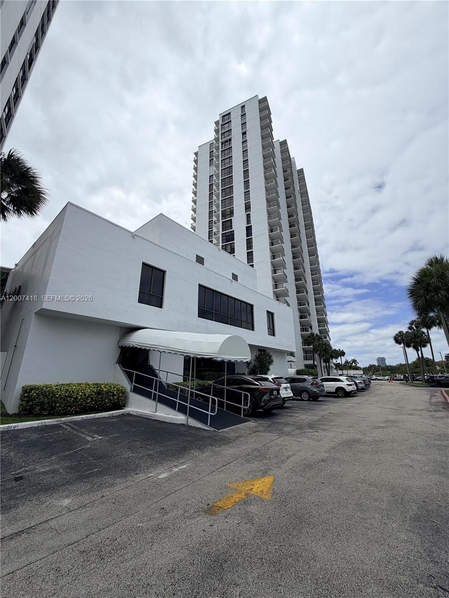 FLAMENCO CONDO-TOWER I - Residential