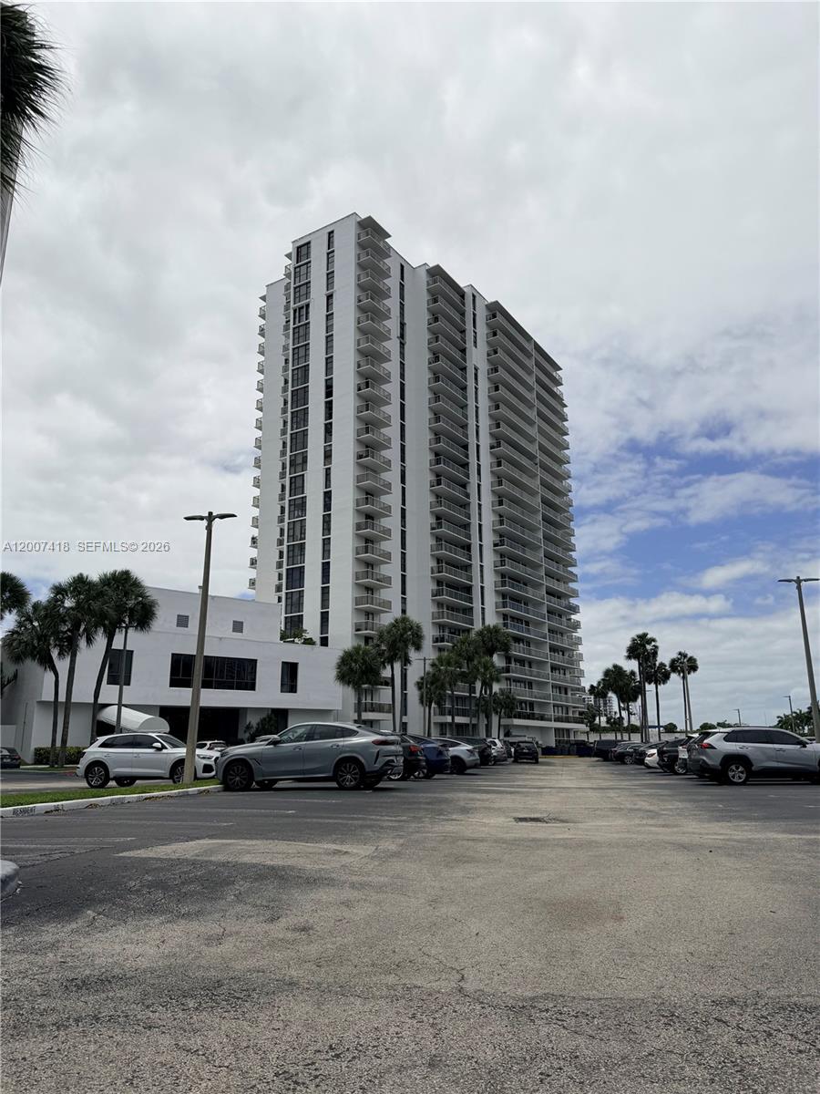 FLAMENCO CONDO-TOWER I - Residential