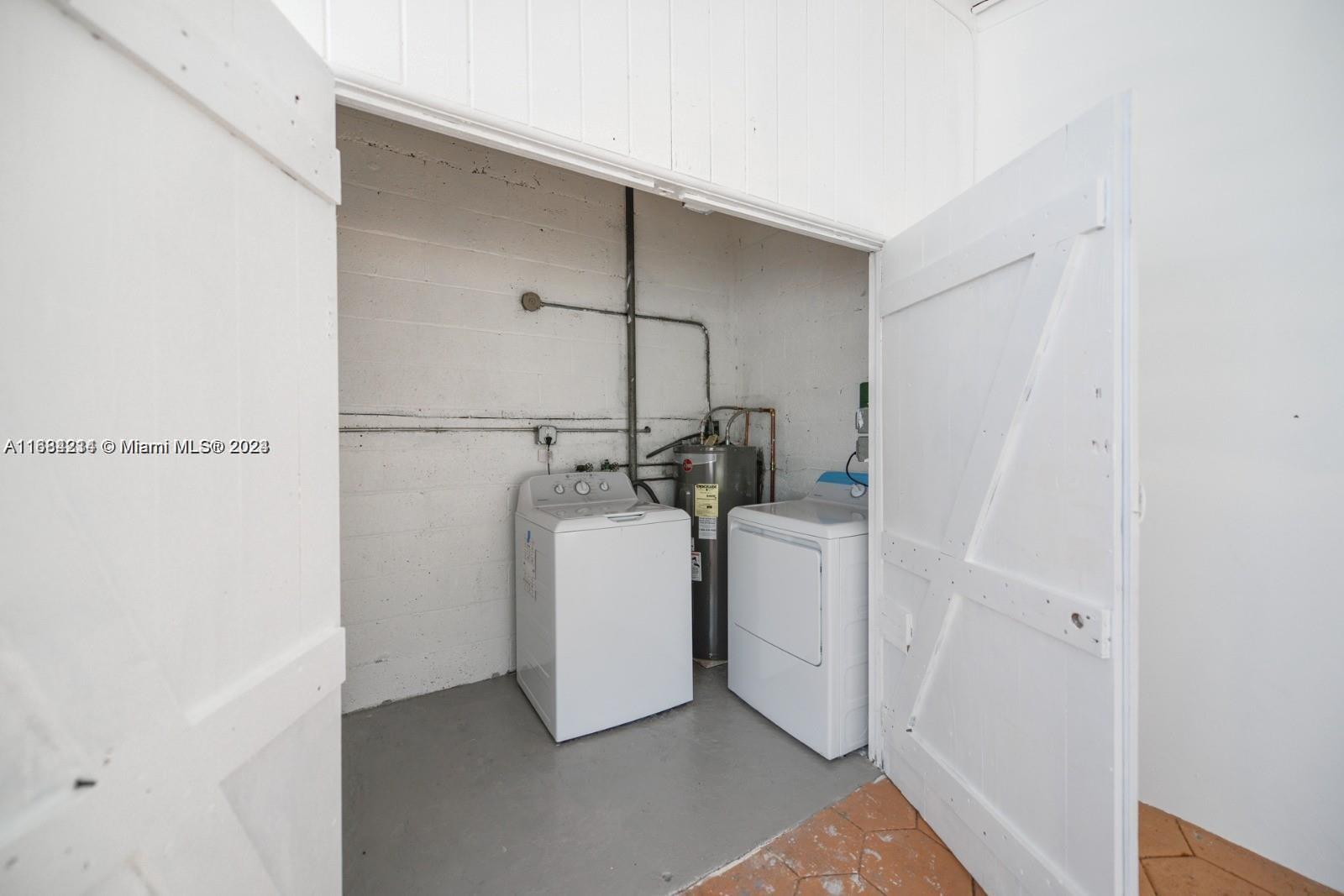 LAUDERDALE ISLES NO 2 - Residential Lease