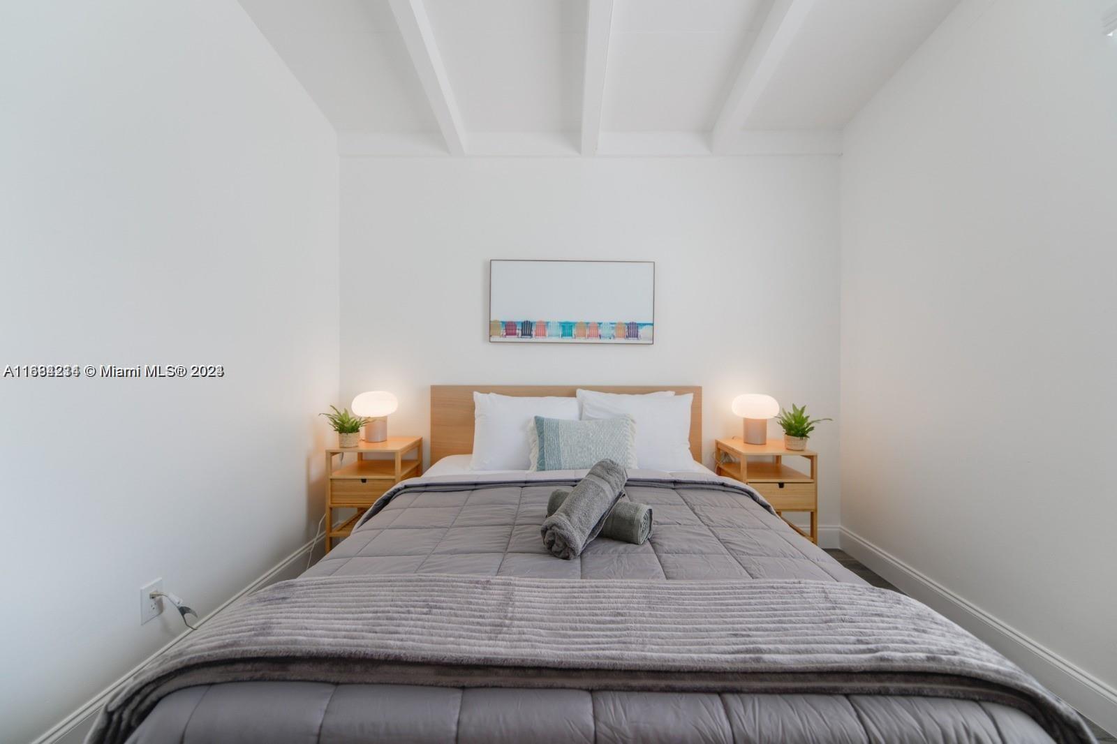 LAUDERDALE ISLES NO 2 - Residential Lease