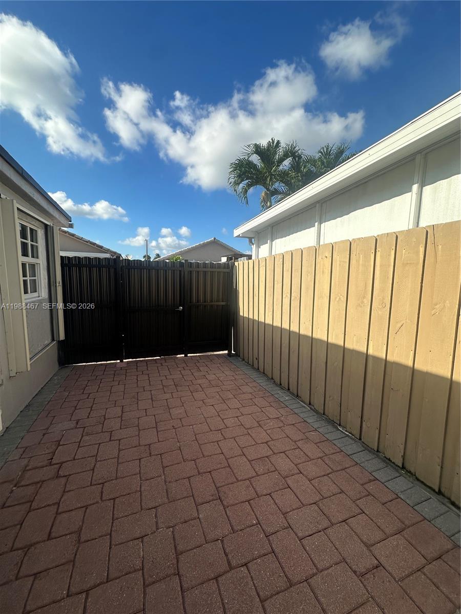 WEST PALM GARDENS 2ND ADD - Residential Lease