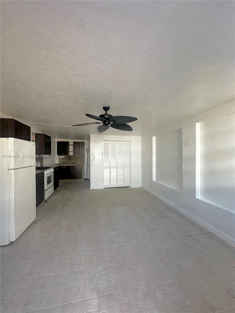 WEST PALM GARDENS 2ND ADD - Residential Lease