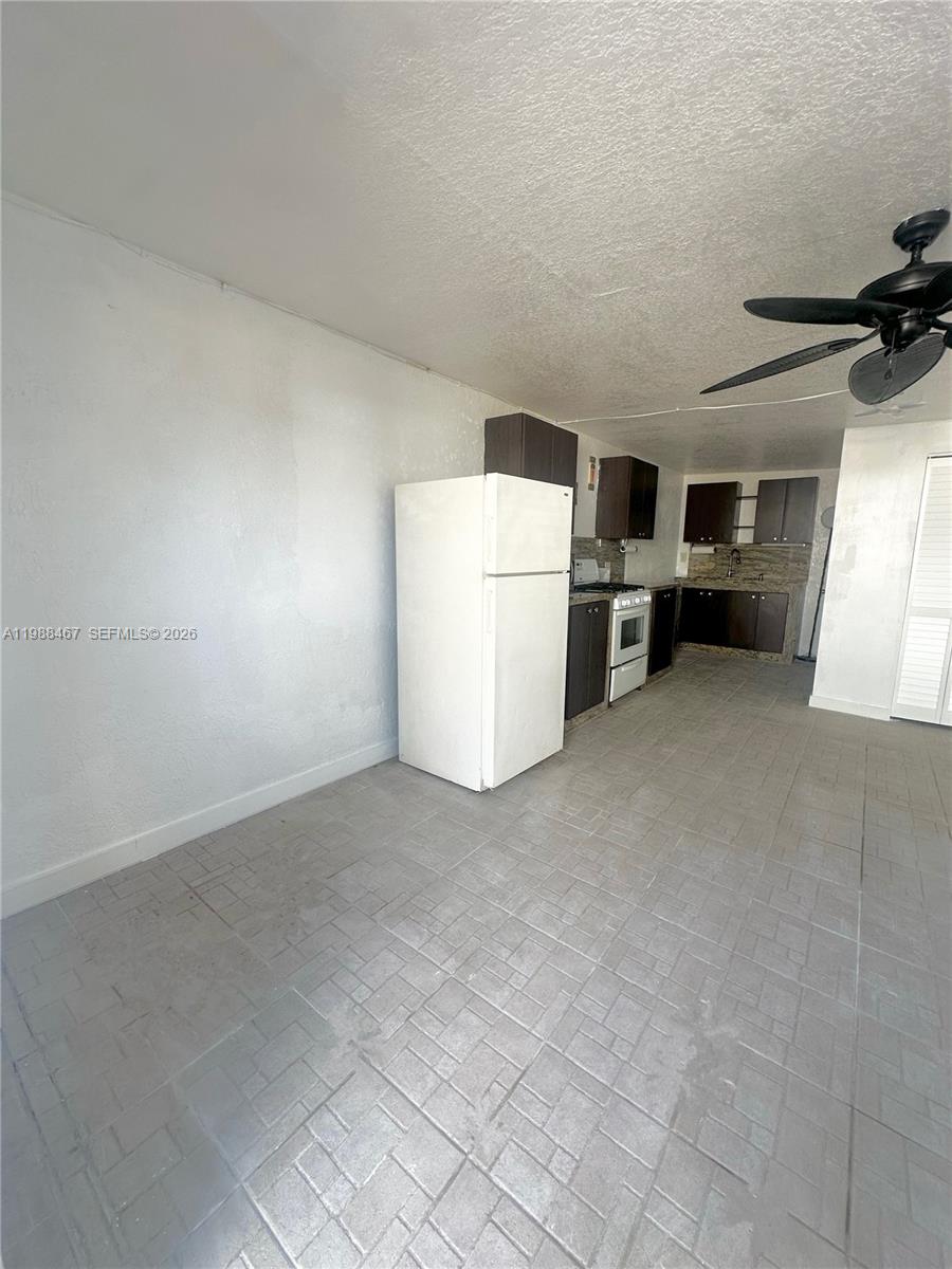 WEST PALM GARDENS 2ND ADD - Residential Lease