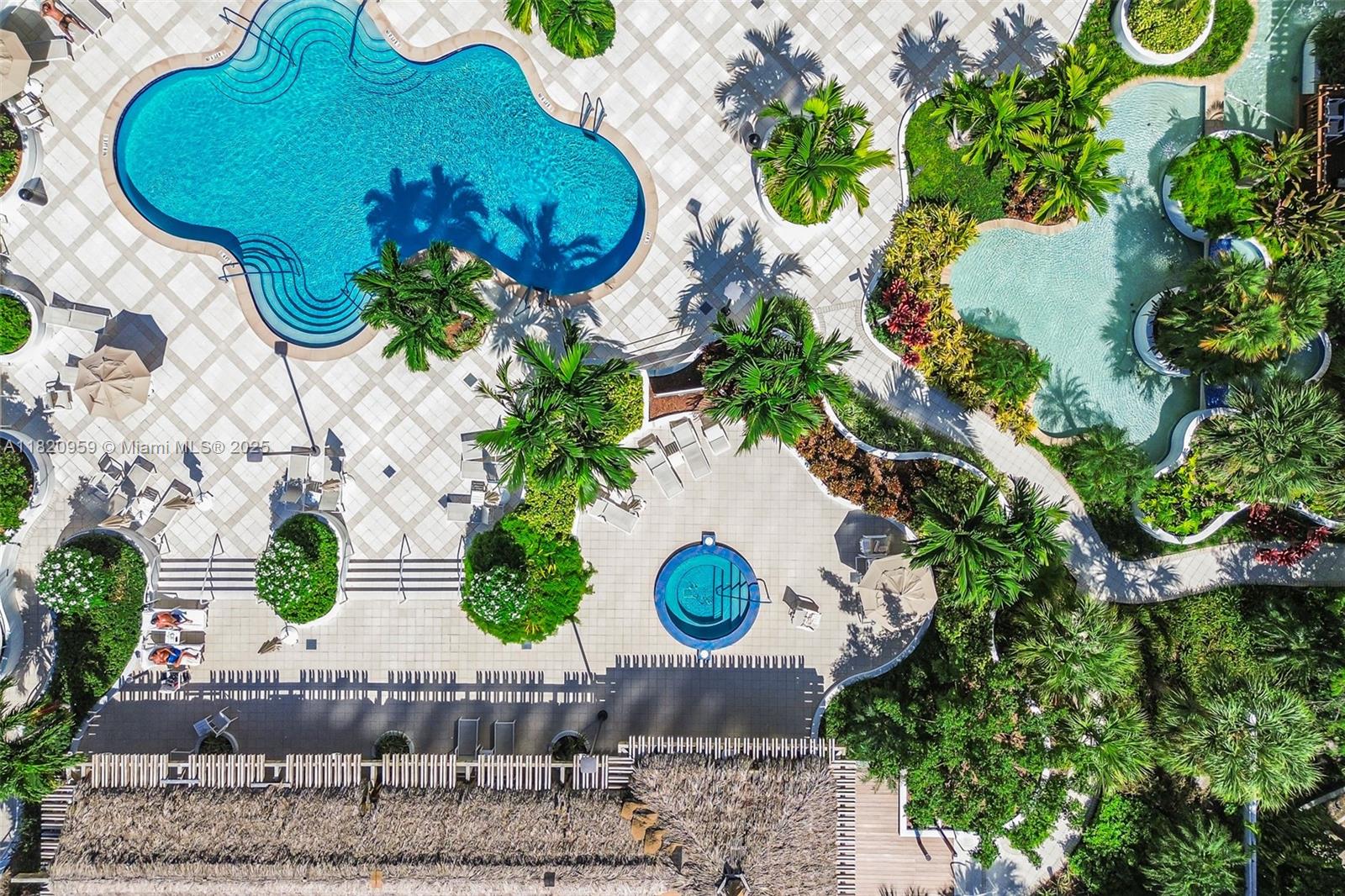 HAMPTONS WEST CONDO - Residential