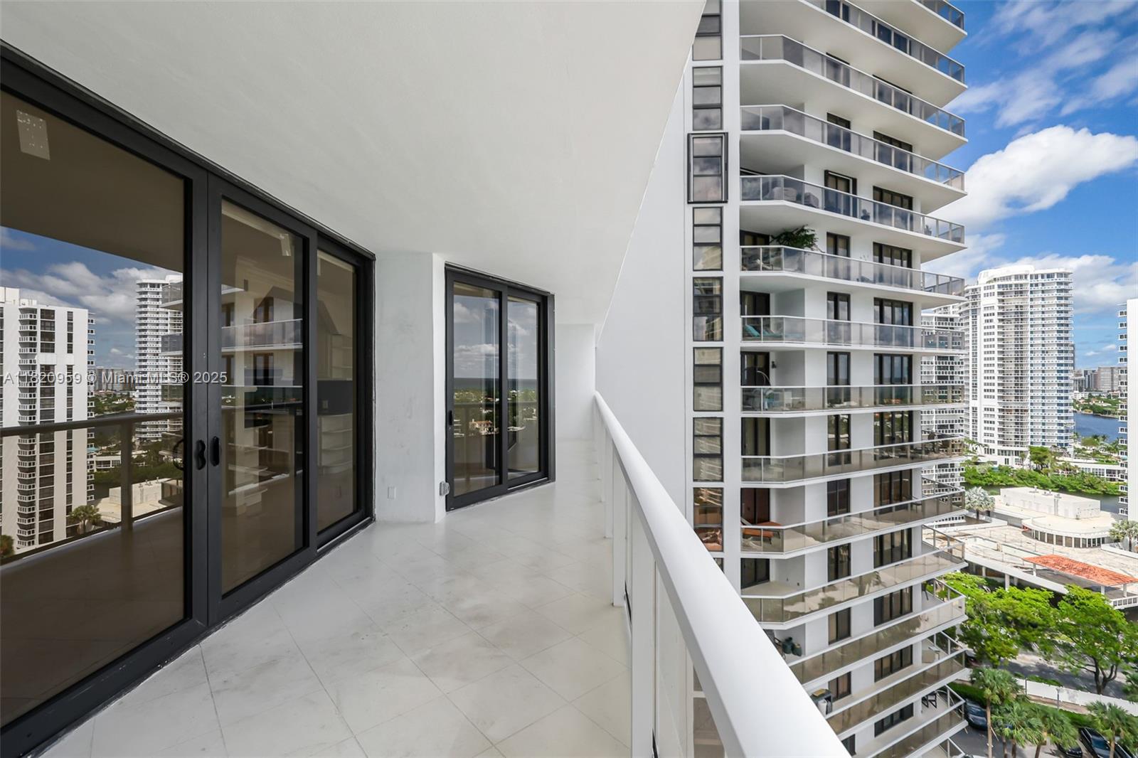 HAMPTONS WEST CONDO - Residential