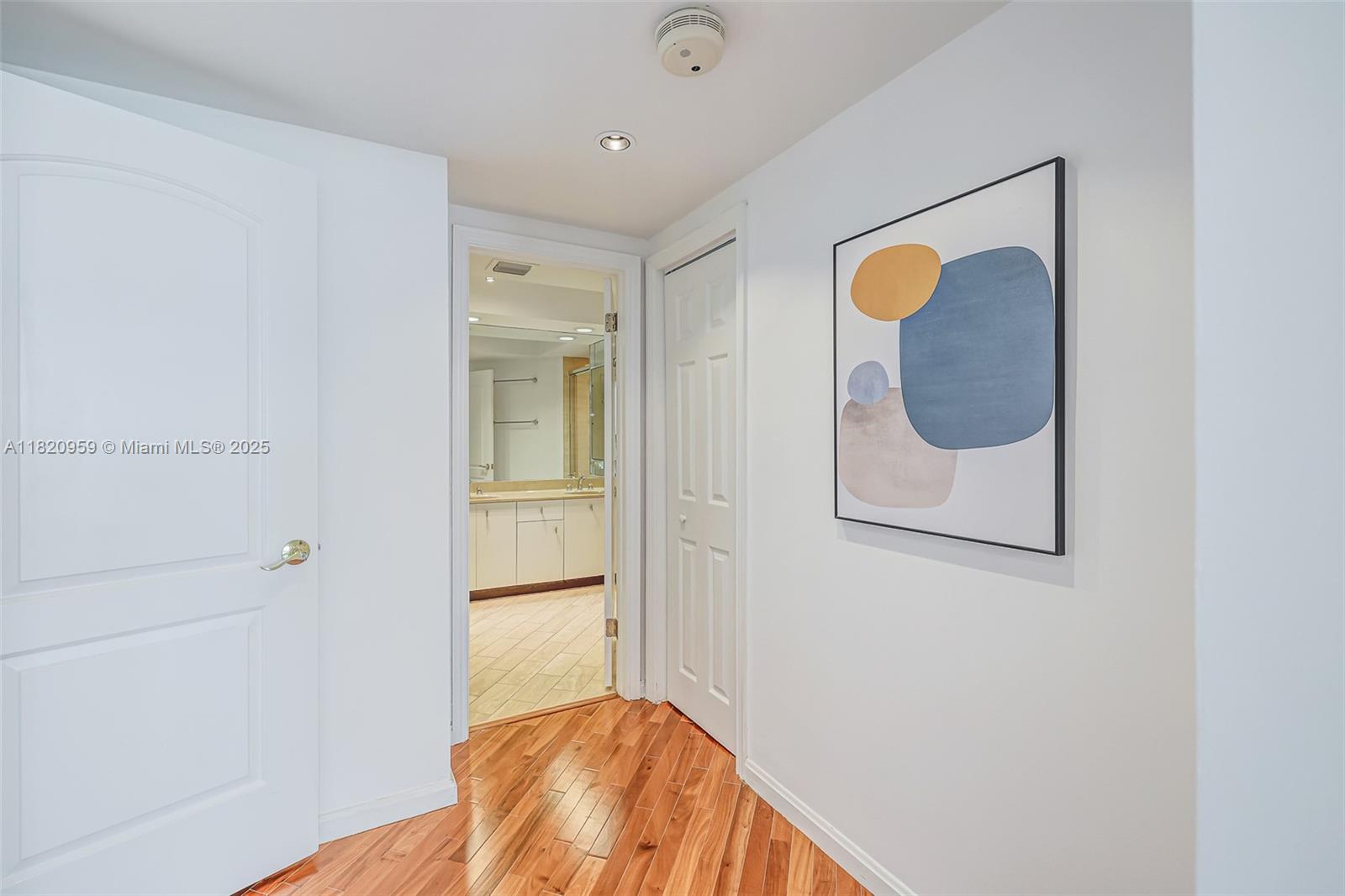 HAMPTONS WEST CONDO - Residential