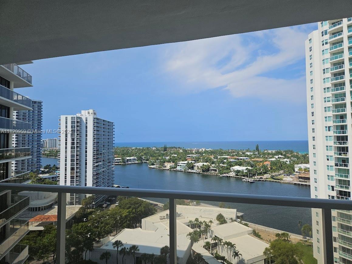 Property for Sale at 20281 E Country Club Dr 1412, Aventura, Miami-Dade County, Florida - Bedrooms: 2 
Bathrooms: 2  - $550,000