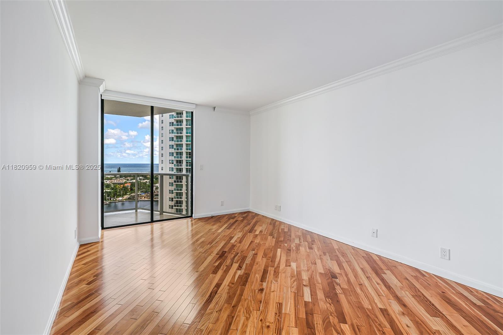 HAMPTONS WEST CONDO - Residential