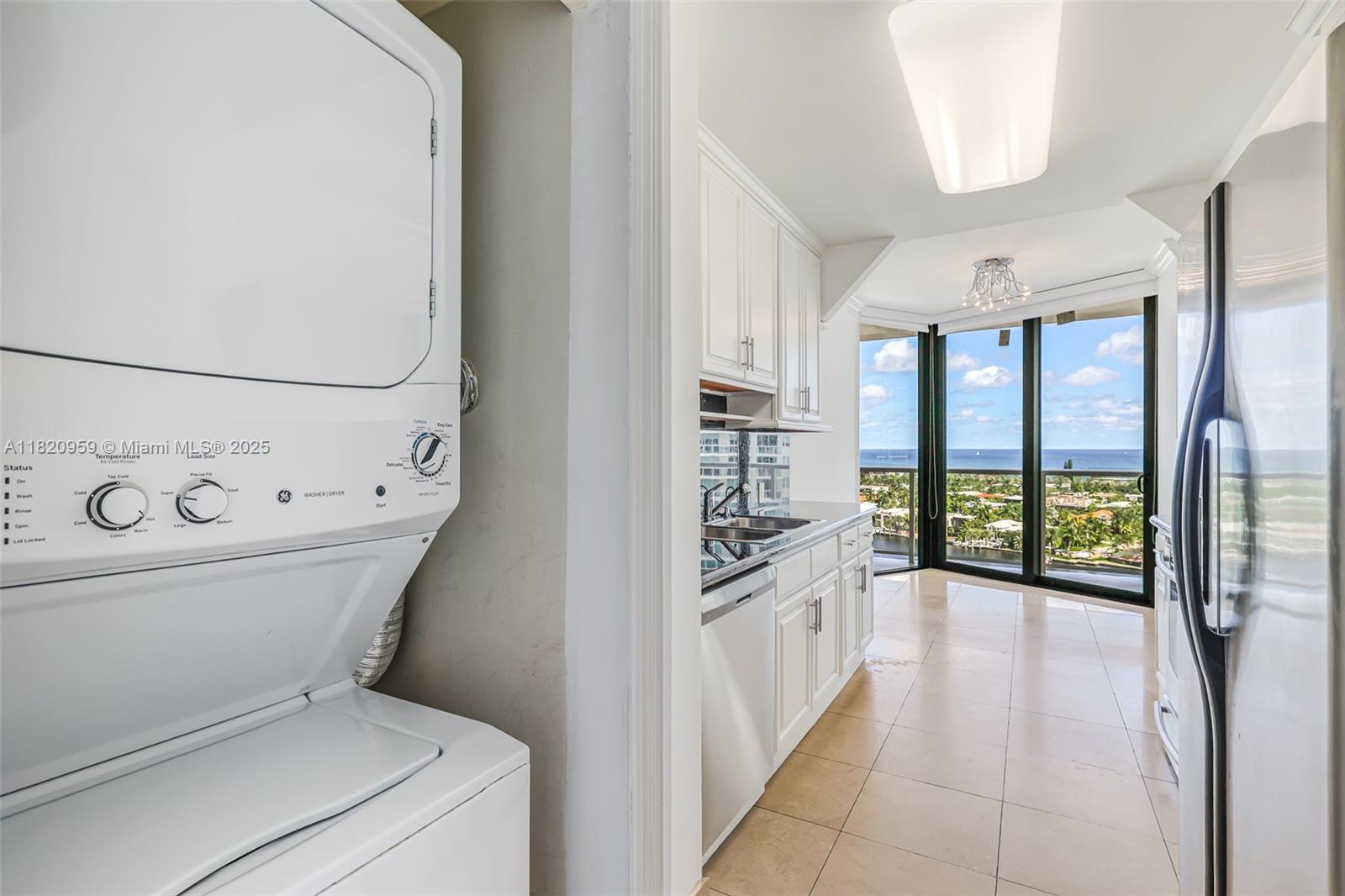 HAMPTONS WEST CONDO - Residential