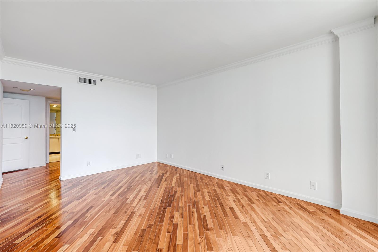 HAMPTONS WEST CONDO - Residential