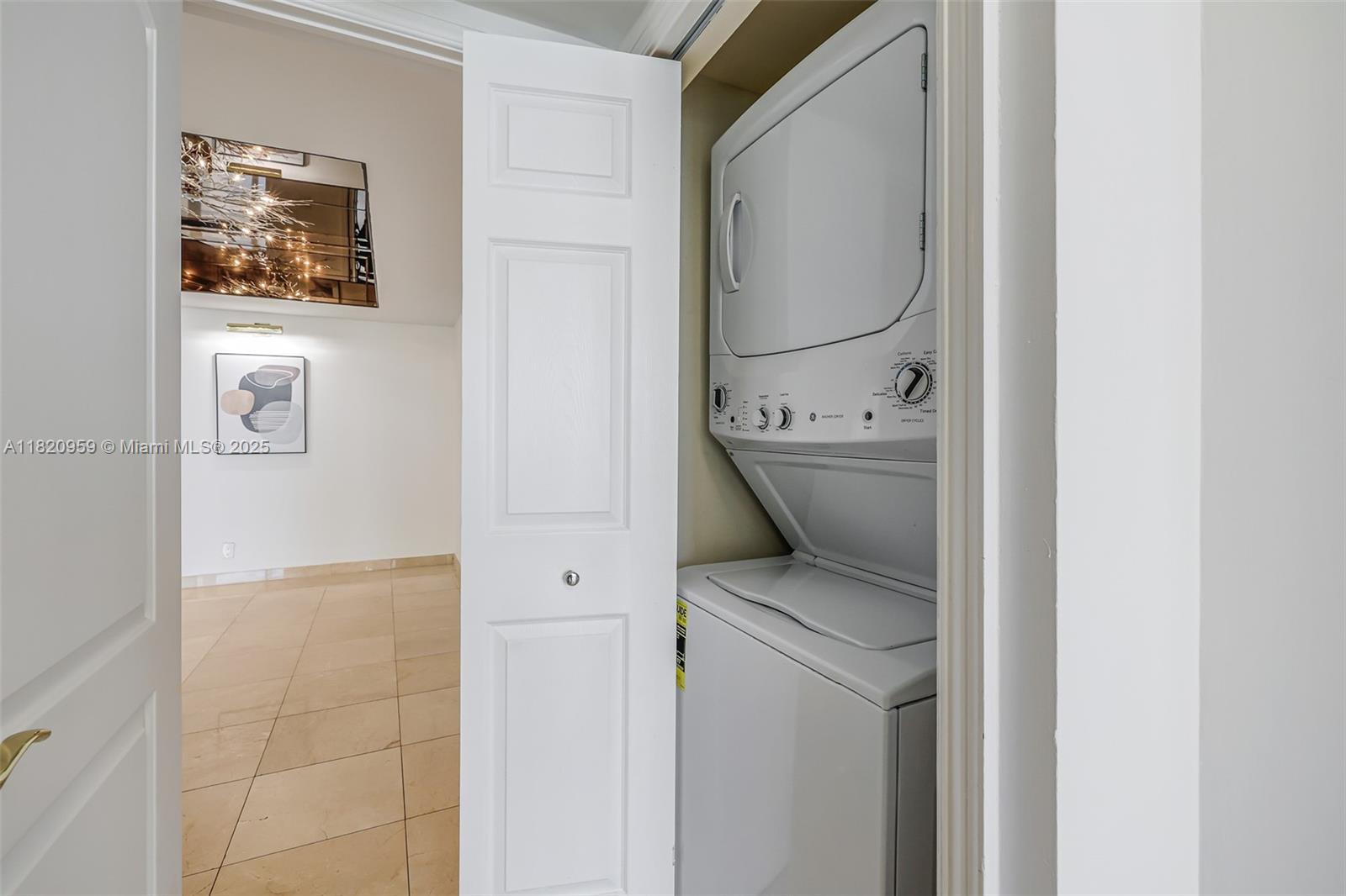 HAMPTONS WEST CONDO - Residential