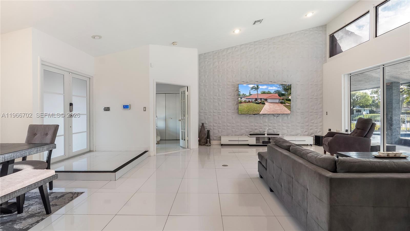 MAPLEWOOD - Residential