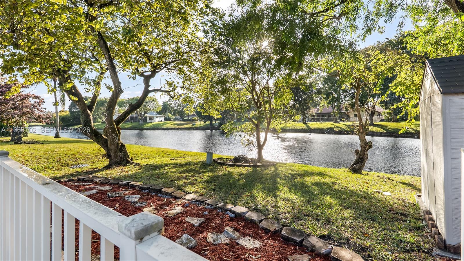 MAPLEWOOD - Residential