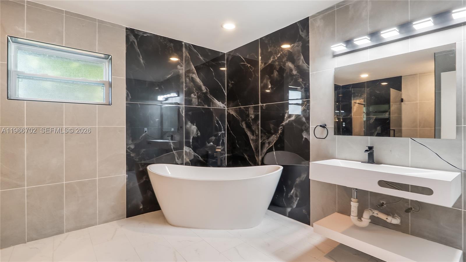 MAPLEWOOD - Residential