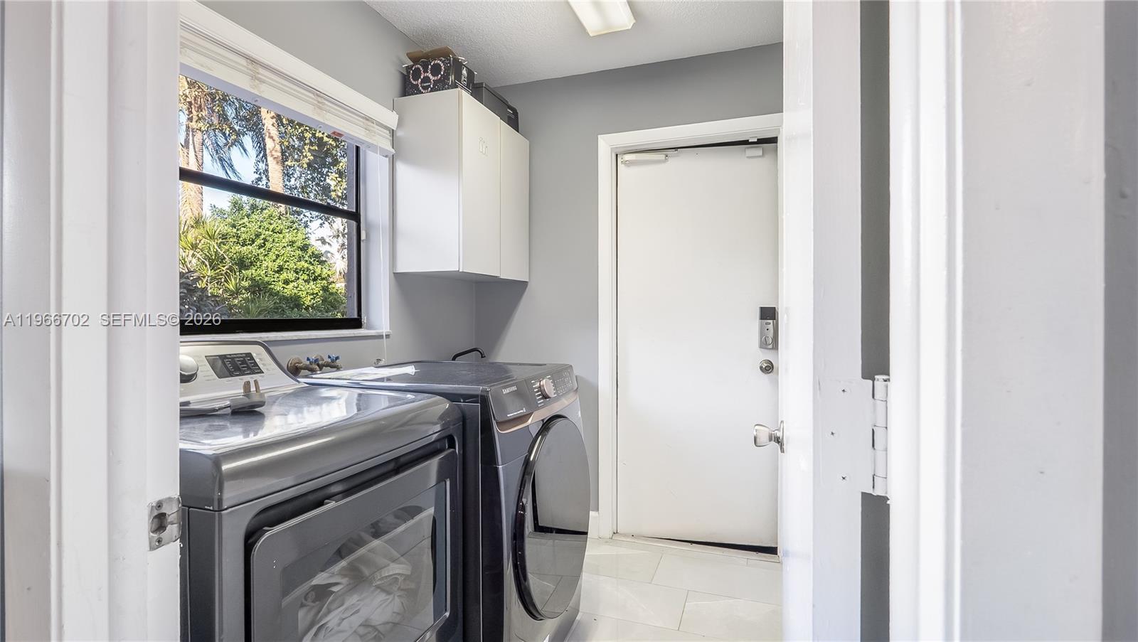 MAPLEWOOD - Residential