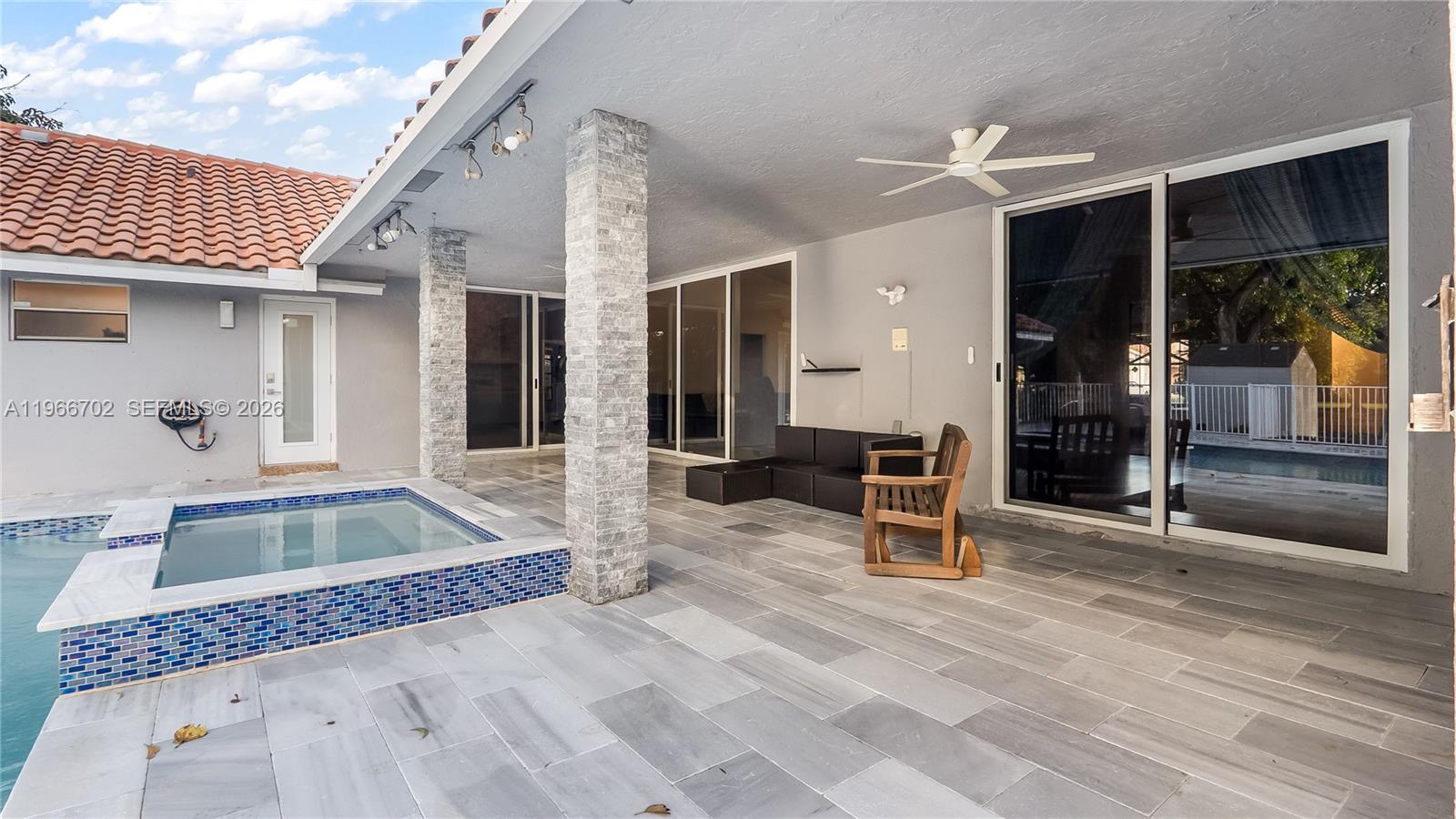 MAPLEWOOD - Residential