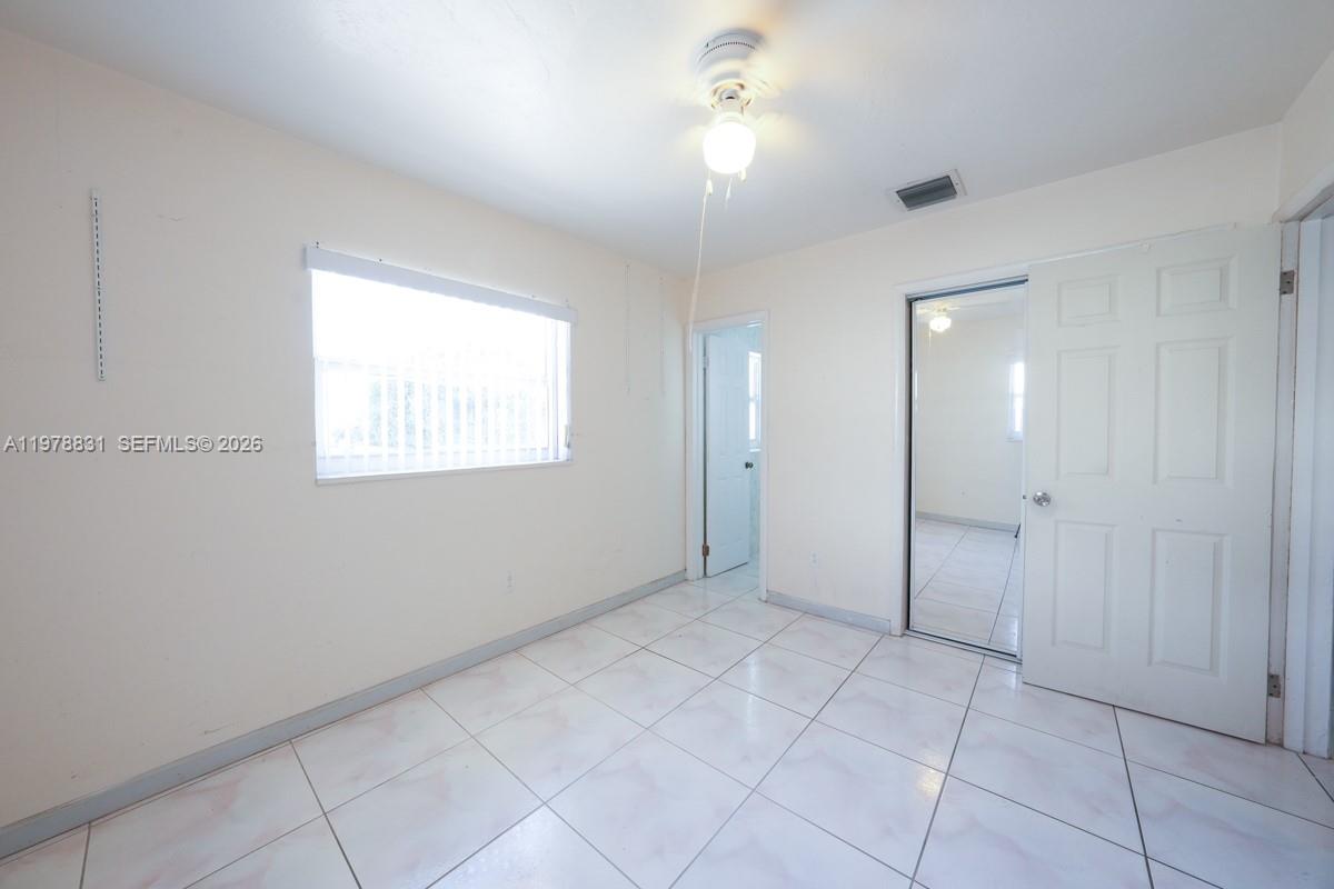 CAROL CITY LAKE STEVEN ES - Residential