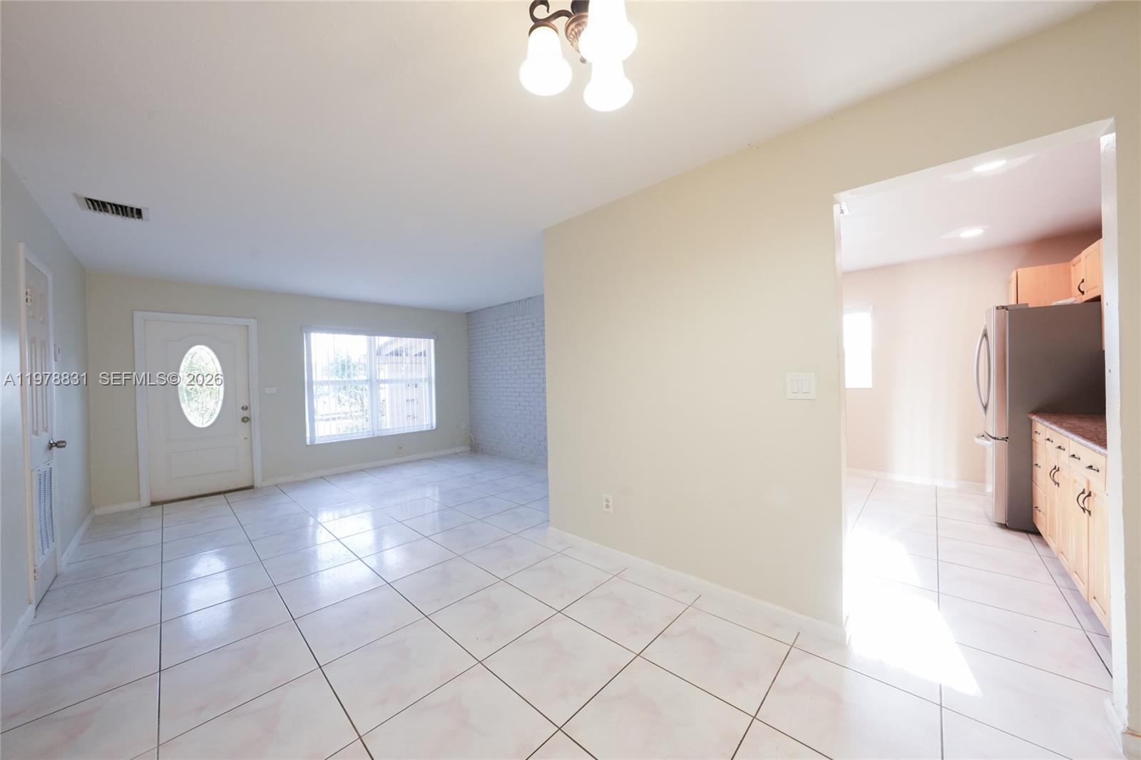 CAROL CITY LAKE STEVEN ES - Residential