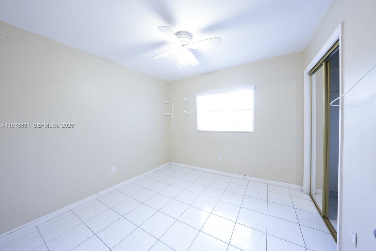 CAROL CITY LAKE STEVEN ES - Residential