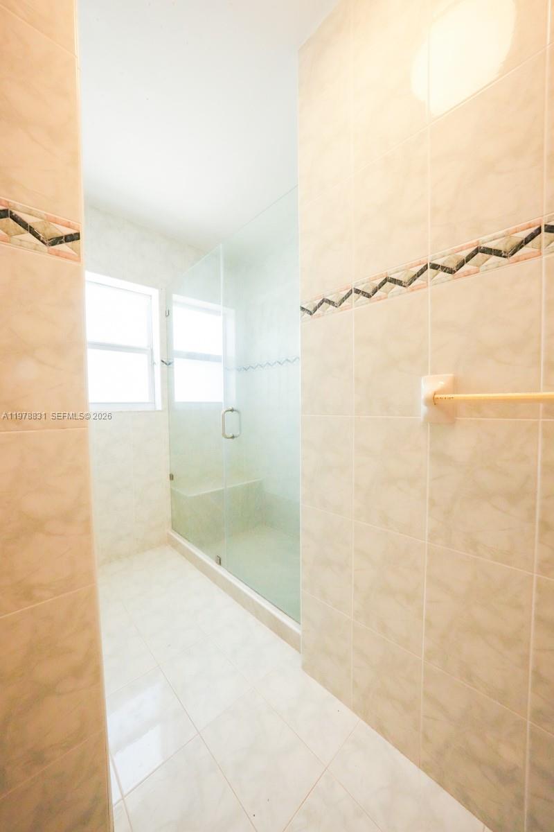 CAROL CITY LAKE STEVEN ES - Residential