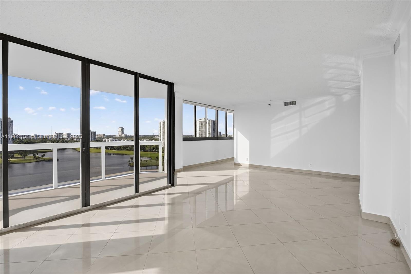 20185 E Country Club Dr 1405