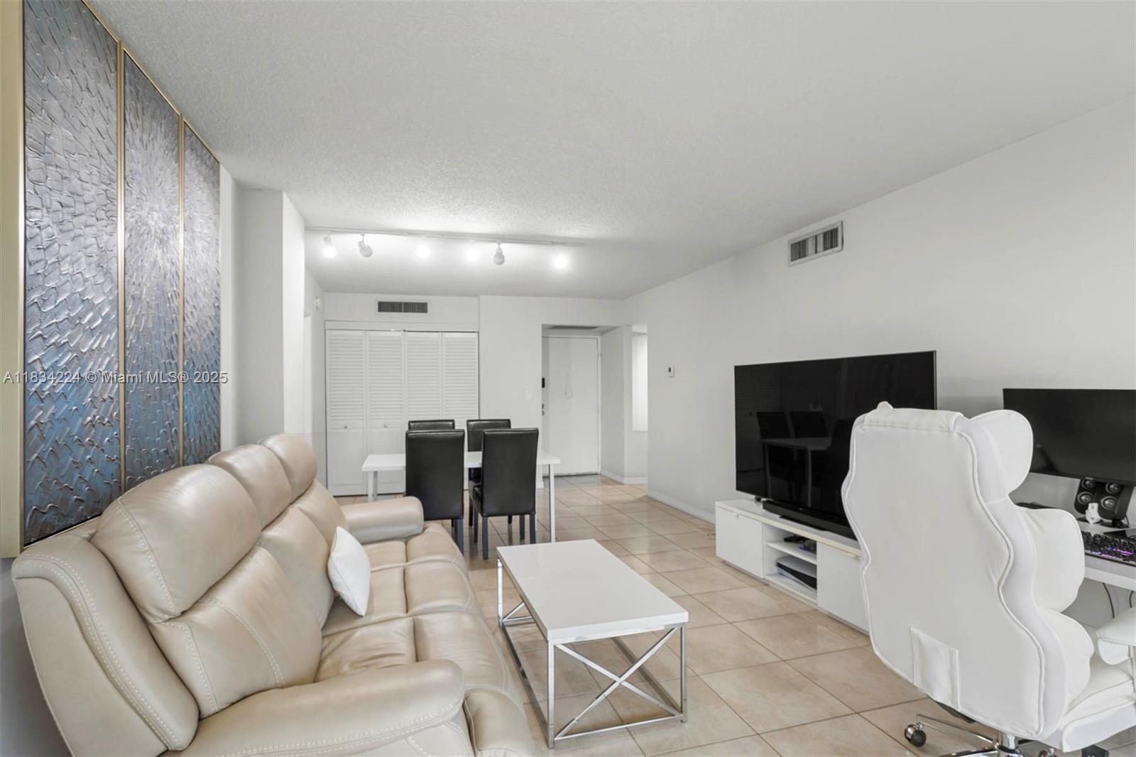 3401 N Country Club Dr 519