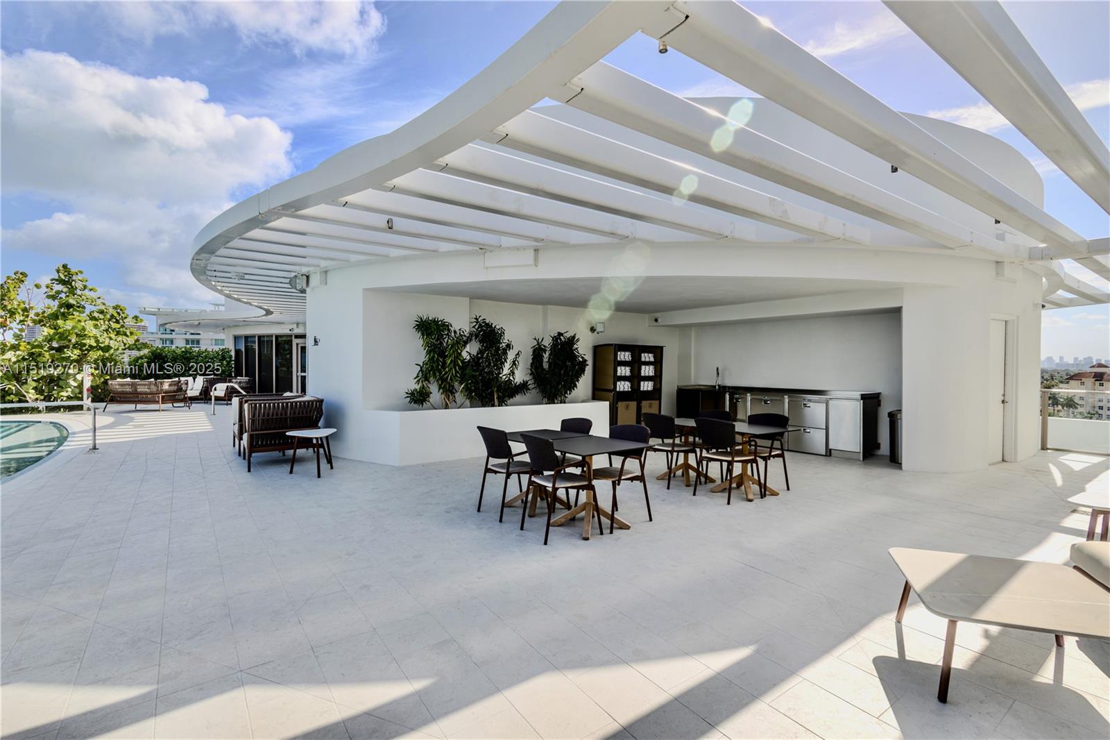 Onda Residences - Residential