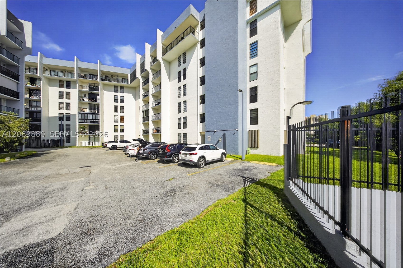 9686 Fontainebleau Blvd 106