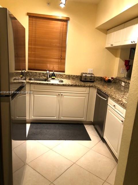 CYPRESS POINTE AT CORAL S - Residential Lease