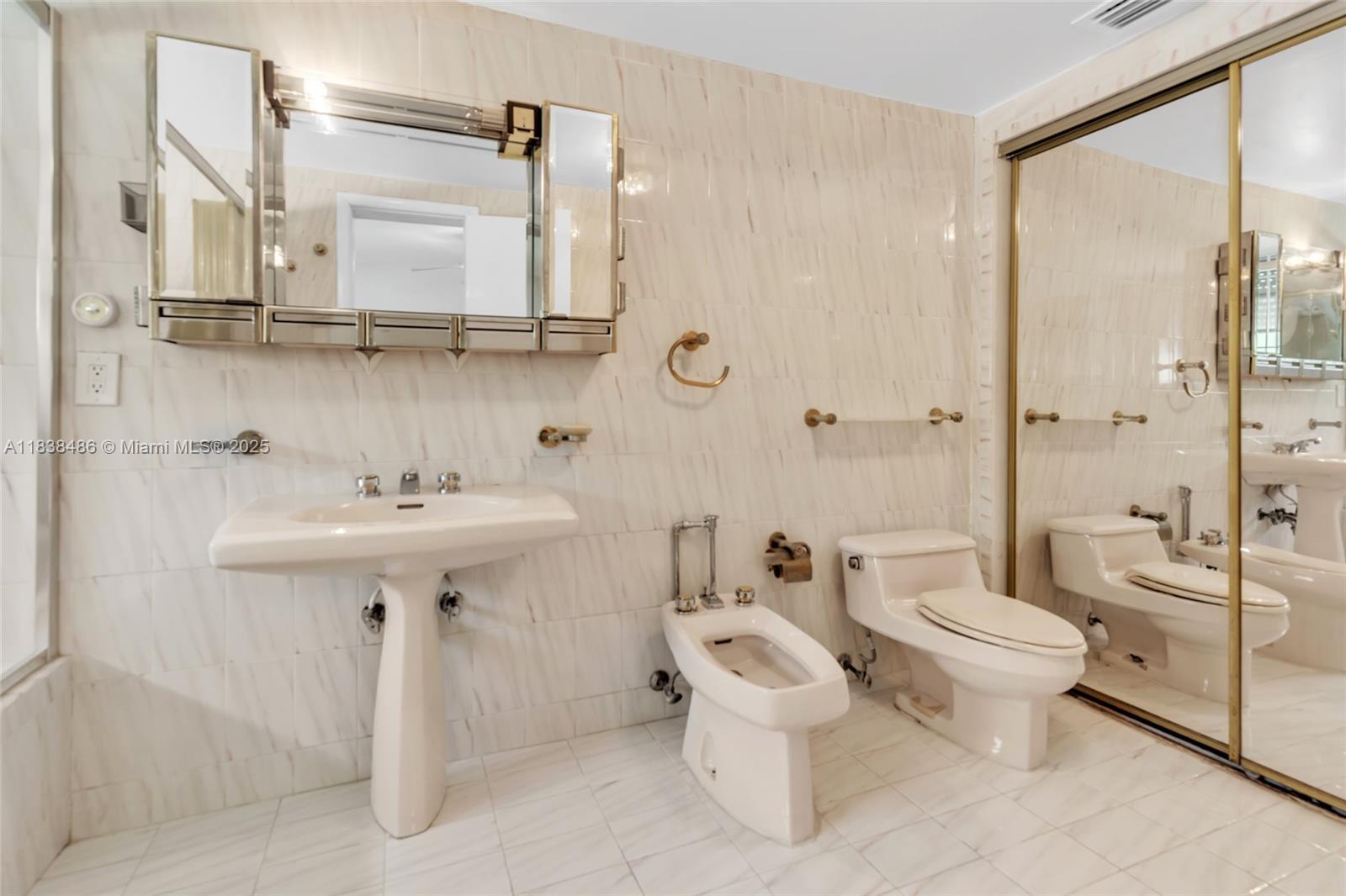 CULLYWOOD ESTS REPLAT - Residential