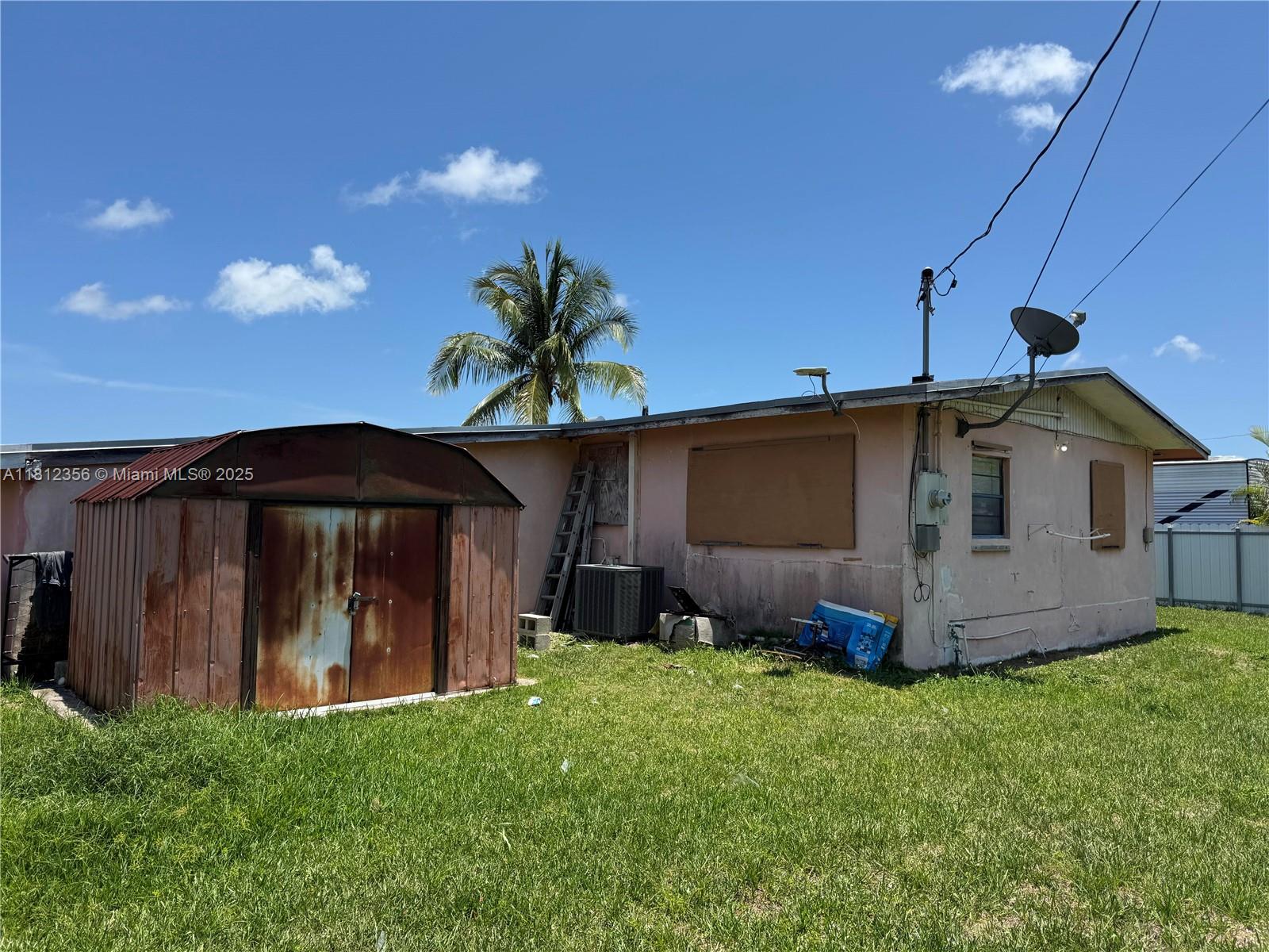 SO MIAMI HEIGHTS MANOR - Residential