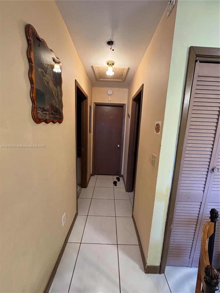 SO MIAMI HEIGHTS MANOR - Residential