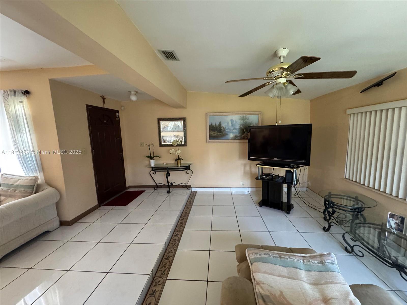 SO MIAMI HEIGHTS MANOR - Residential