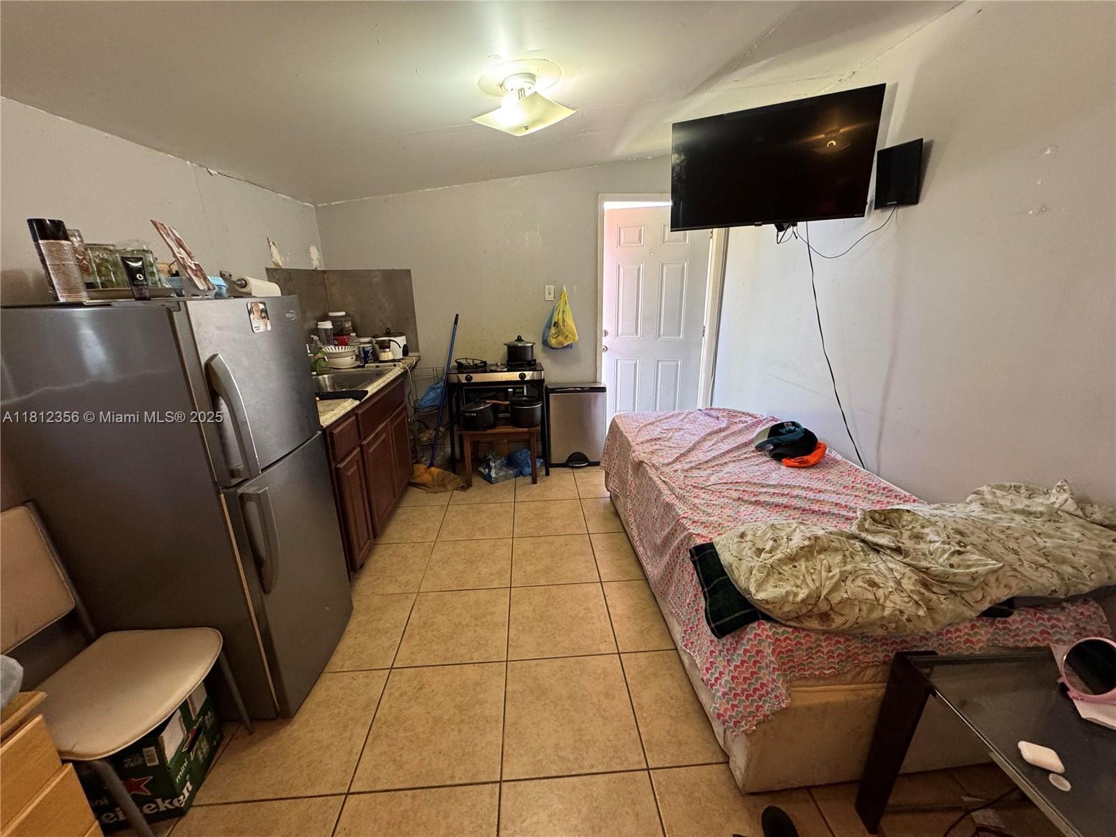 SO MIAMI HEIGHTS MANOR - Residential