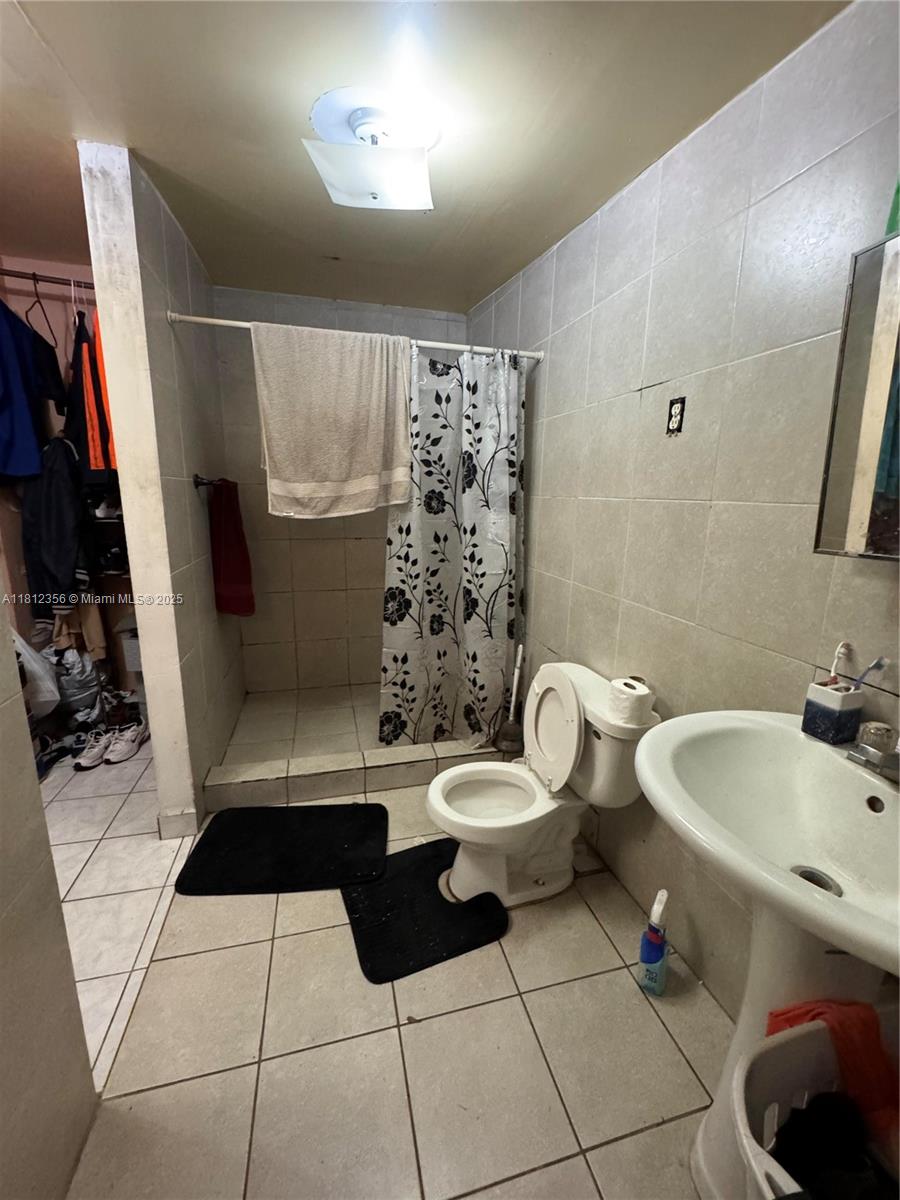 SO MIAMI HEIGHTS MANOR - Residential