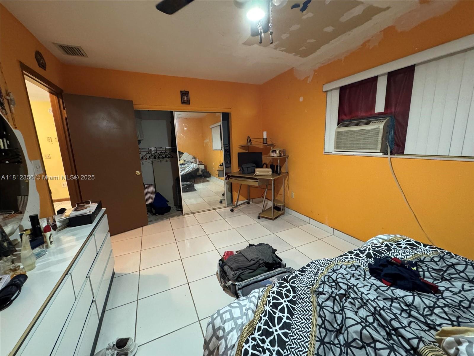 SO MIAMI HEIGHTS MANOR - Residential
