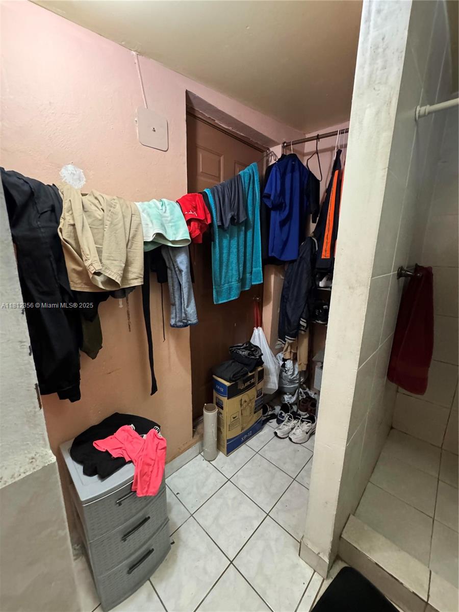 SO MIAMI HEIGHTS MANOR - Residential