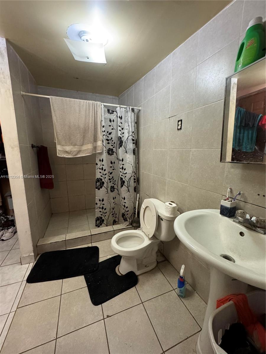 SO MIAMI HEIGHTS MANOR - Residential