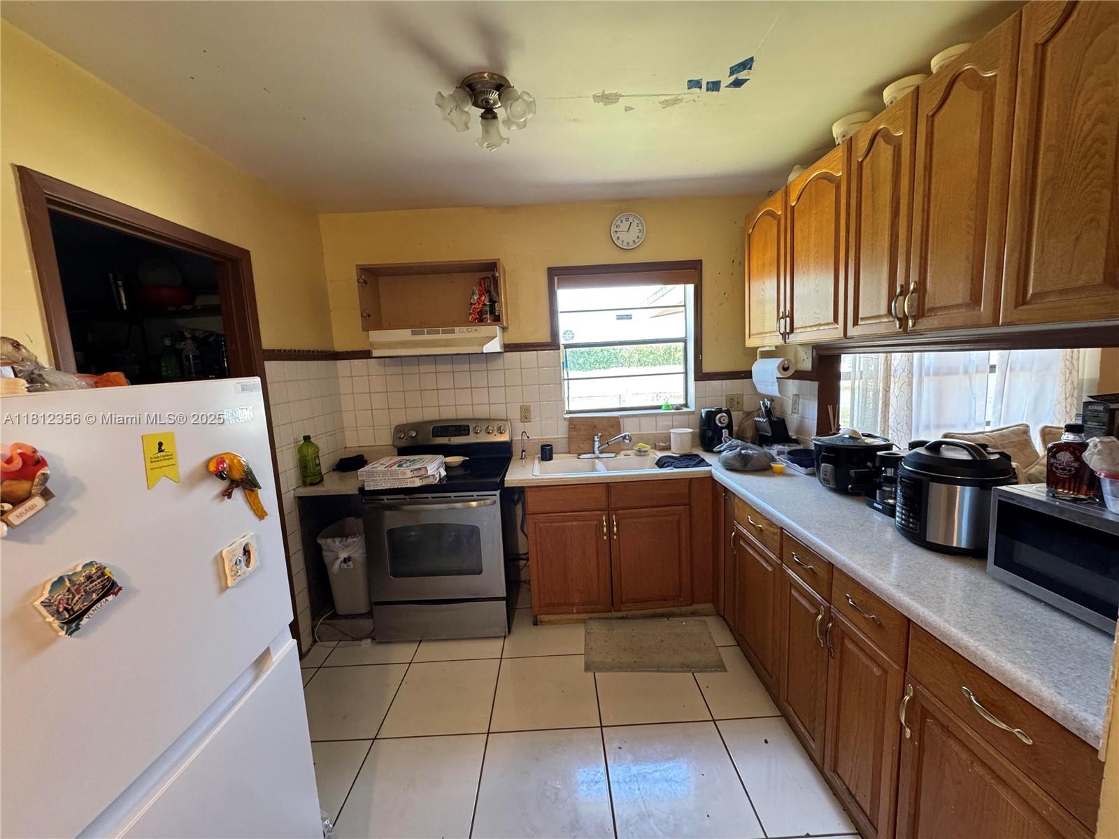 SO MIAMI HEIGHTS MANOR - Residential