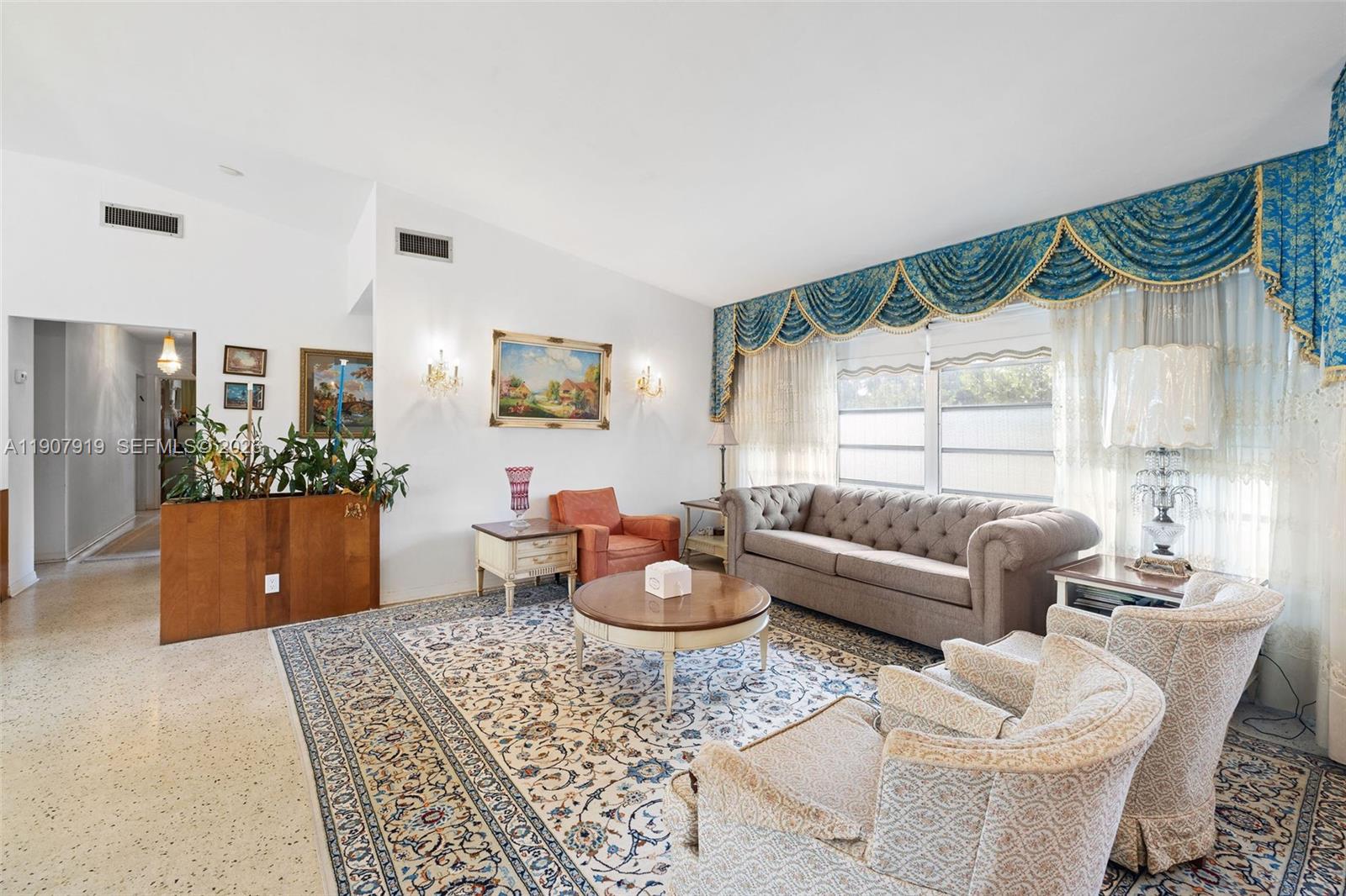 SURPRISE LAKE - Residential