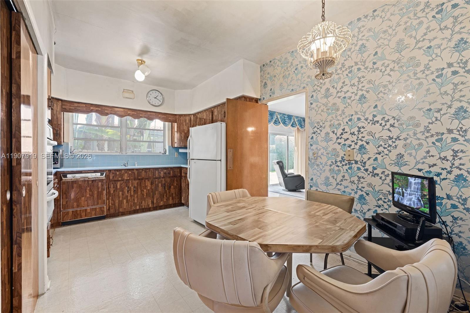 SURPRISE LAKE - Residential